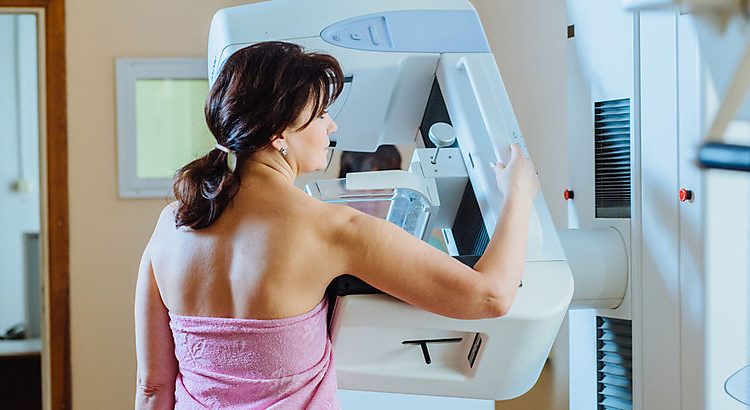  Mamografía reduce riesgo de mortalidad del cáncer de mama